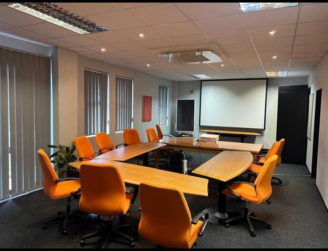 OFFICE PROPERTY TO RENT IN MONTROSE